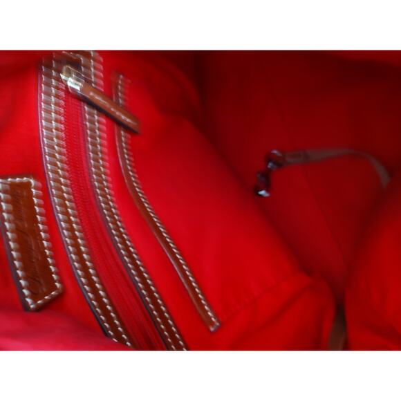 Dooney & Bourke Red Paige Sac Large Shoulder Bag Pebble Grain Leather Tassels - Picture 13 of 16